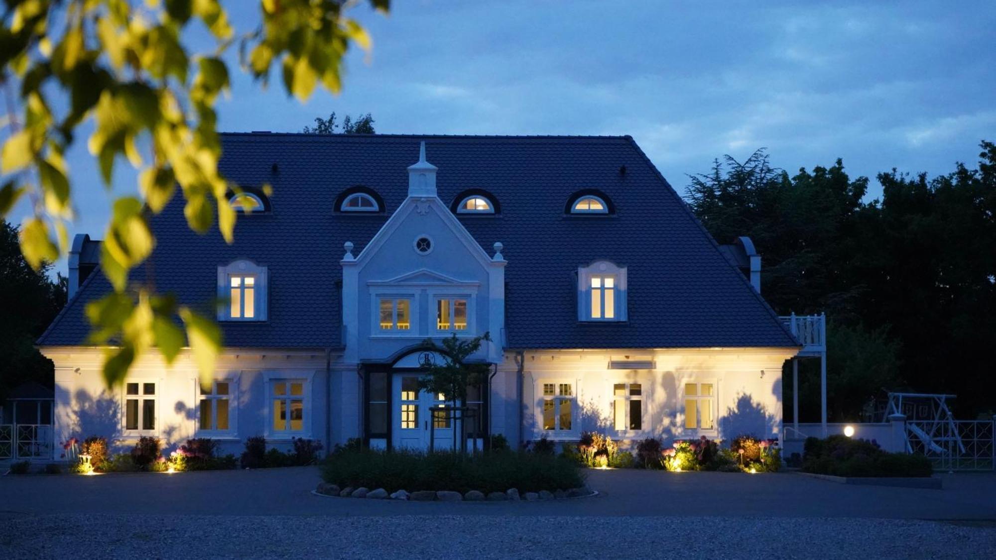Landhaus Luetjenhof Hotell Großenbrode Exteriör bild