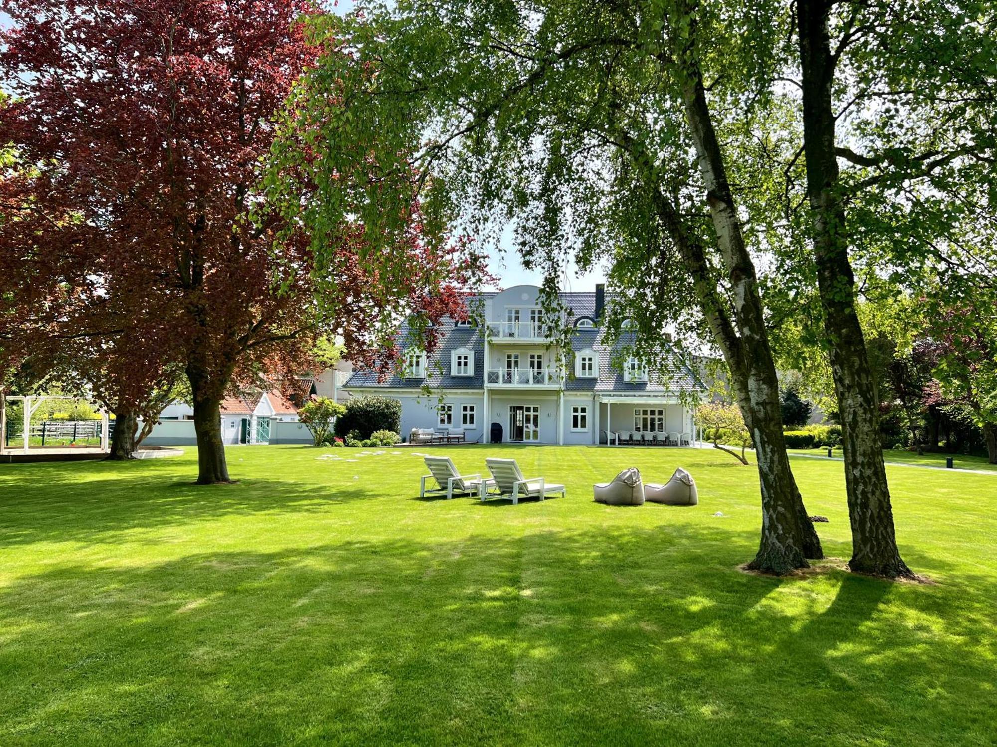 Landhaus Luetjenhof Hotell Großenbrode Exteriör bild