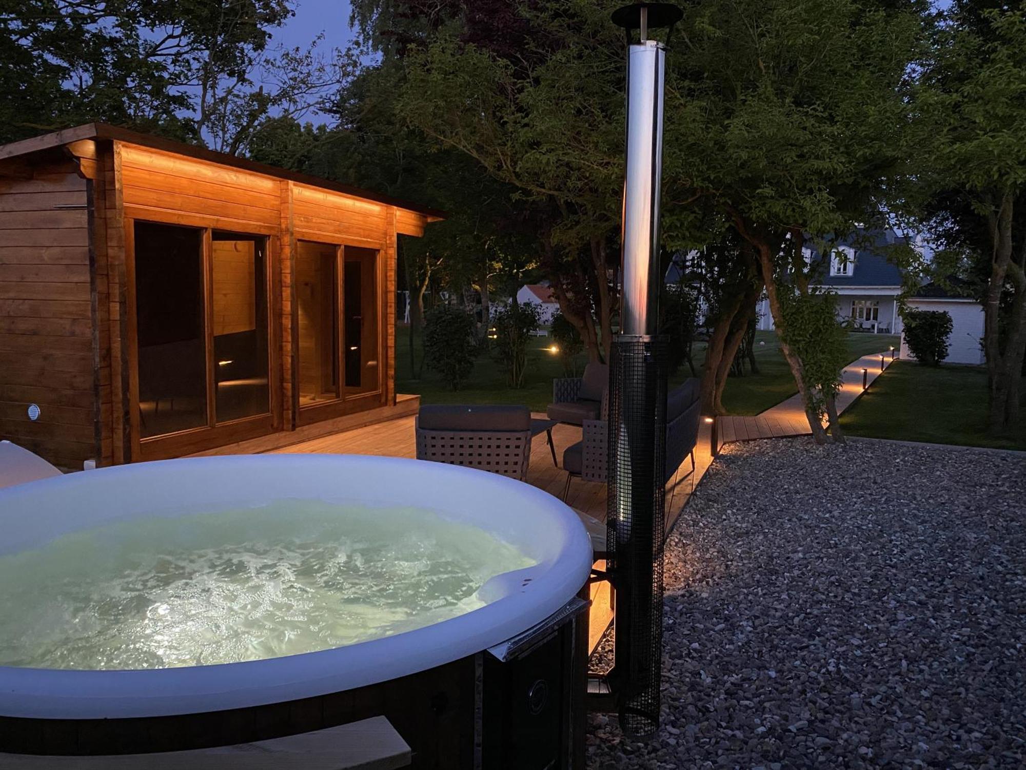 Landhaus Luetjenhof Hotell Großenbrode Exteriör bild