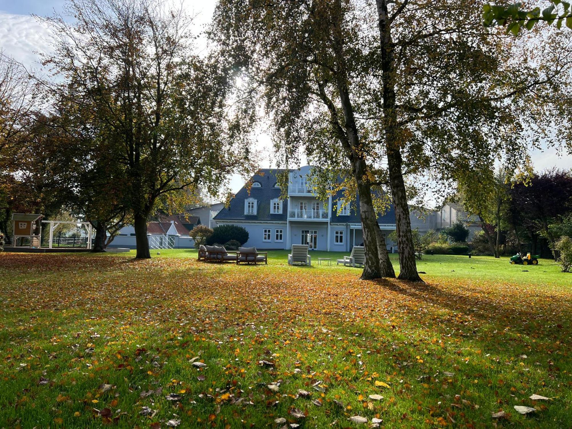Landhaus Luetjenhof Hotell Großenbrode Exteriör bild